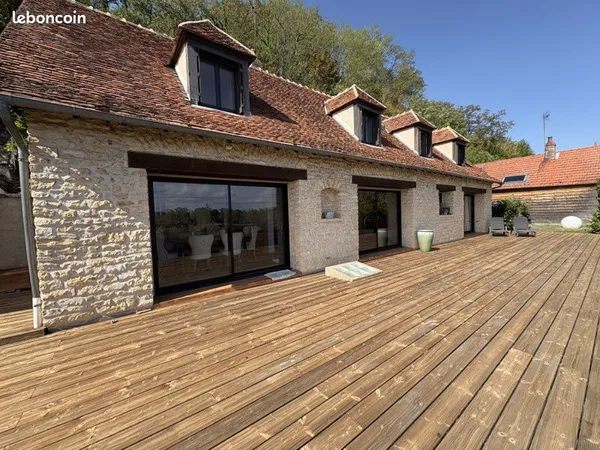 Maison à louer à Nevers face à la Loire