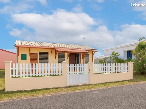St Louis Marie Galante F2 meublé climatisé