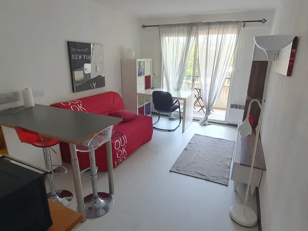 Particulier loue studio meublé au 2éme étage dans une Résidence Sécurisée pour étudiant(e)s