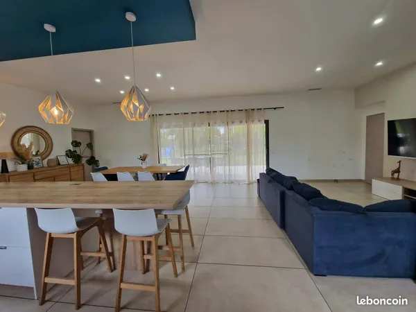 Villa récente de plain-pied - 120 m² - Terrain 1 100 m² - 3 chambres - Saint-Martin-de-Valgalgues