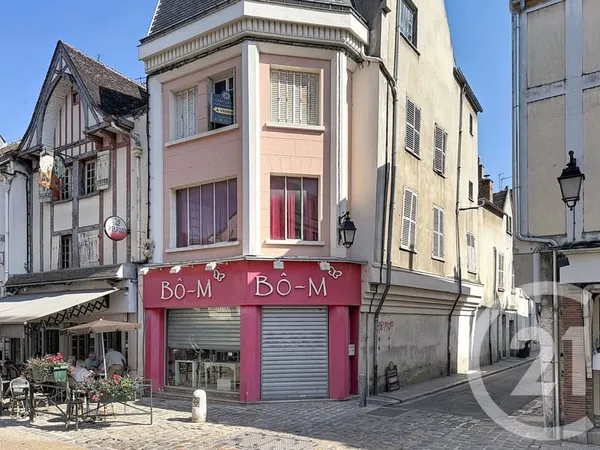 Bâtiment 280 m²