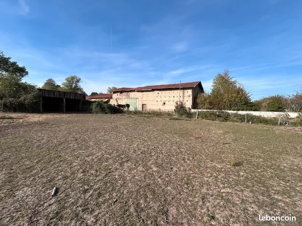 Grange 1 pièce 210 m²