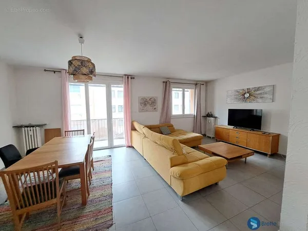 Toulon claret sainte anne - tres bel appartement t4 avec cave - loue.