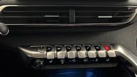 Peugeot 3008 HYBRID4 300ch Roadtrip e-EAT8 — photo 26