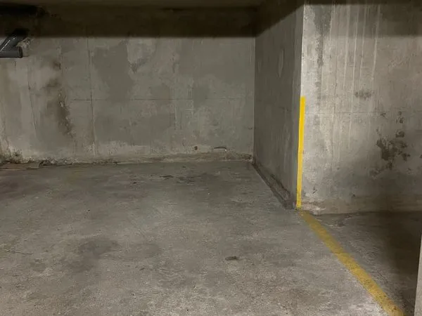 Place parking couvert centre ville Antony