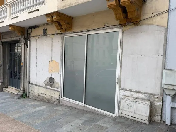 Local commercial 1 pièce 55 m²