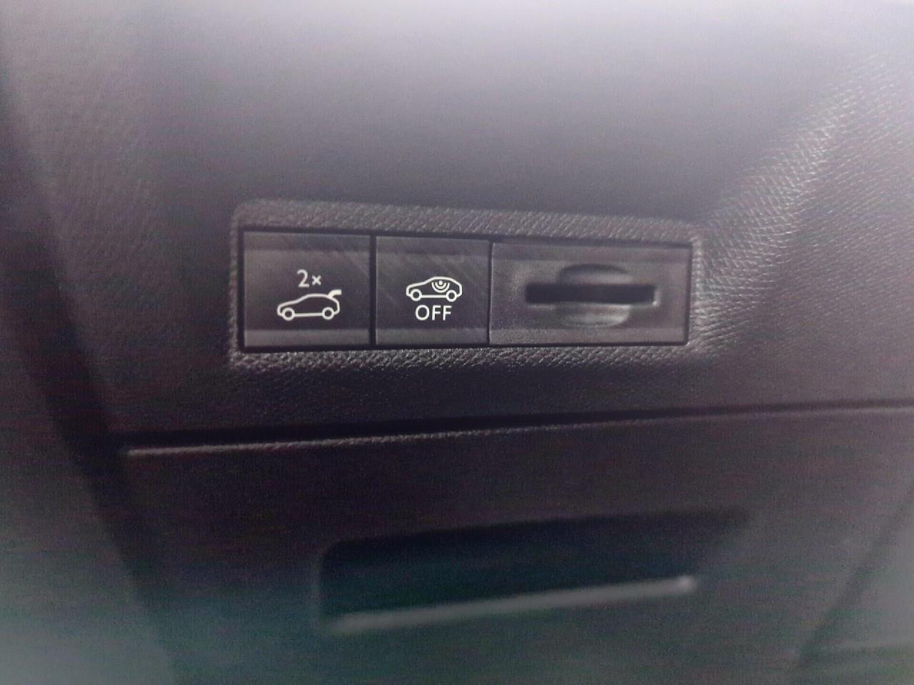 Peugeot 3008 hybrid 145 e-dcs6 gt — photo 22