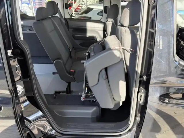 Ford Tourneo Connect 2.0 ecoblue 122ch titanium dct7 — photo 15