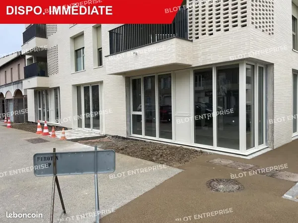 Local commercial 170 m²