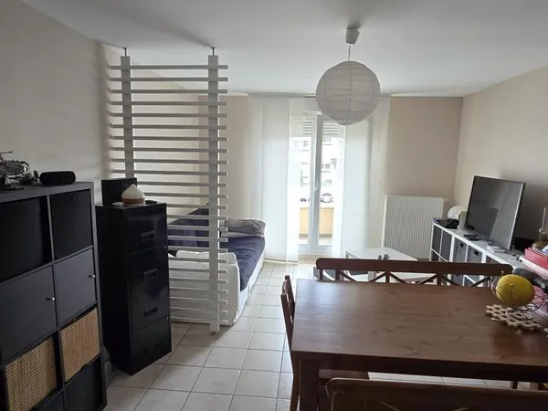 Dans petite residence