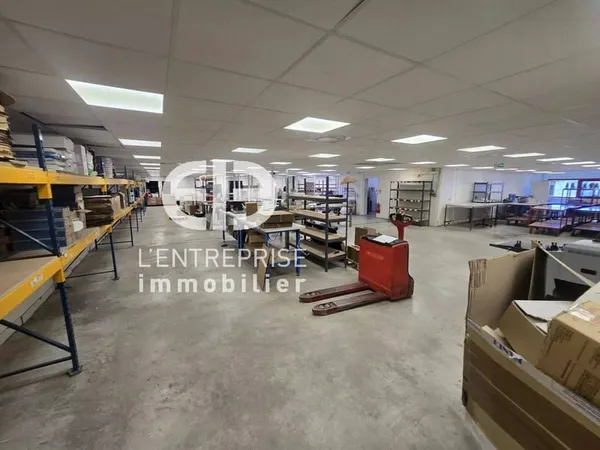 Bureau 1700 m²