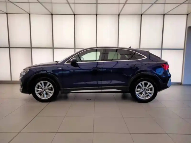 Audi Q3 sportback 35 tfsi 150 ch s tronic 7 — photo 14