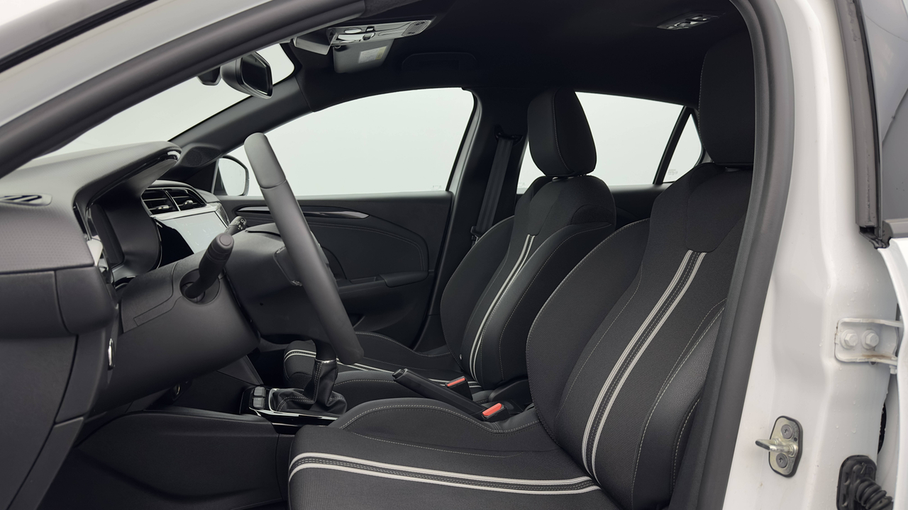Opel Corsa 1.2 75 ch BVM5 — photo 11
