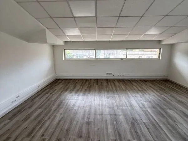 Local commercial 83 m²