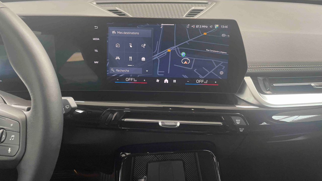 BMW iX1 eDrive20 — photo 23