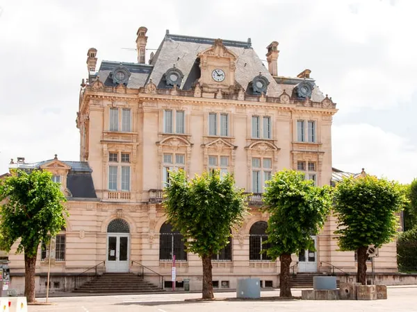 Bien immobilier de rendement Vente Bar-le-Duc 370000€