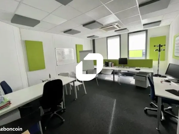 Bureaux 700 m²