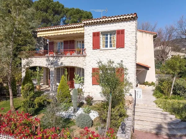 Vence : Propriété de charme à pied du centre-ville