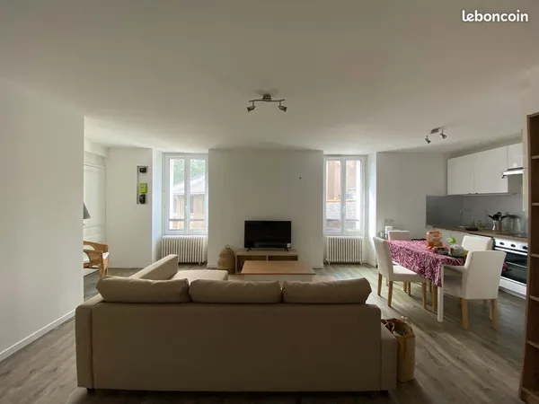 Location Chambre- Appartement rénové & meublé (70m²) - Place Viarme, Nantes
