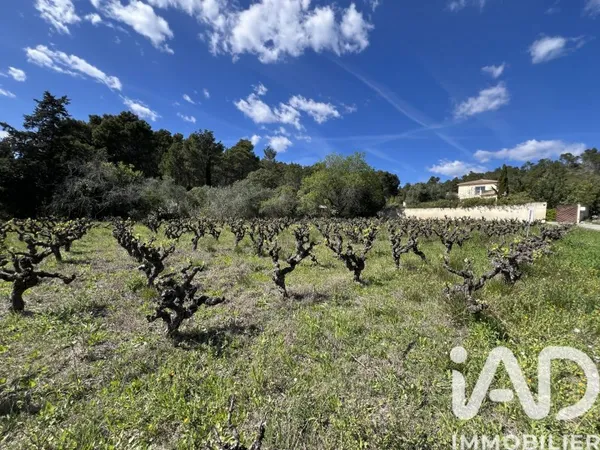 Terrain 1270 m²
