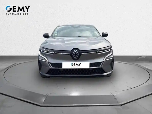 Renault Megane e-tech ev60 220 ch super charge — photo 2
