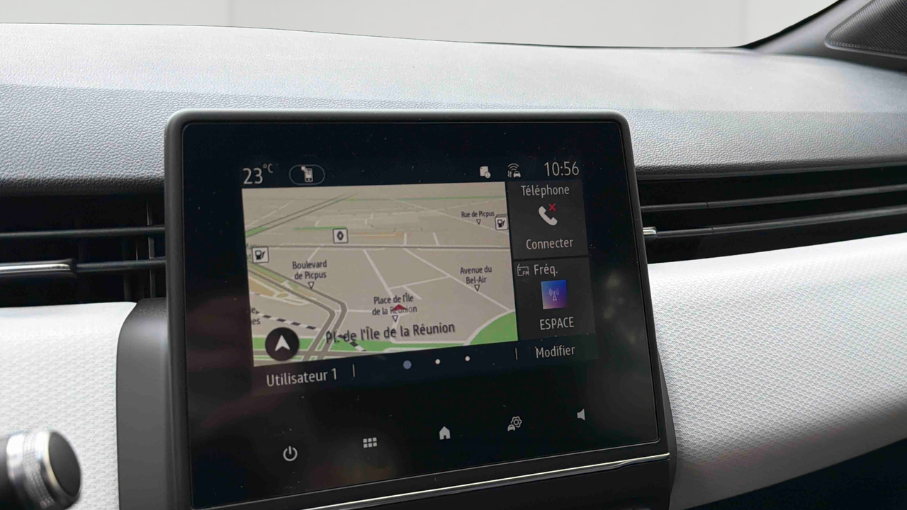 Renault Clio E-Tech 140 — photo 16