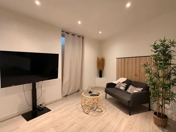 Superbe T2 meublé 38 m² - Centre-ville de Brunoy, 3 min à pied de la gare RER D