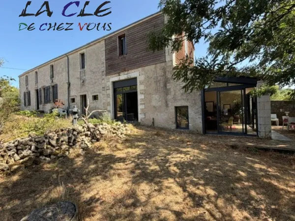 Maison 8 pièces 250 m²
