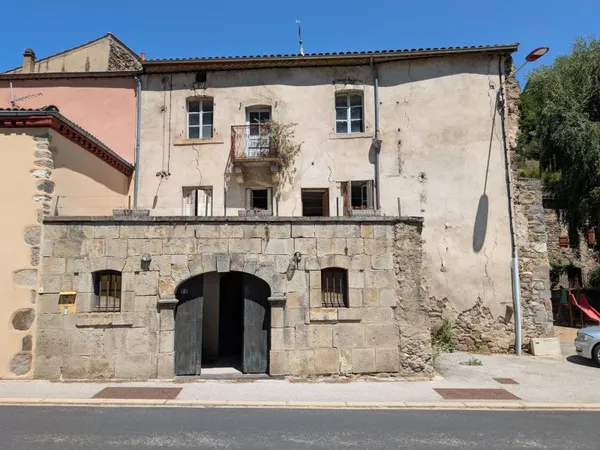 Ancien presbytère 230 m2 habitables à SAINT FLORET