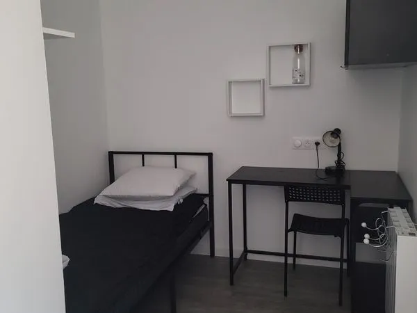 Studio 10m2 meublé (neuf)