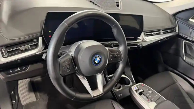 Bmw X1 i xdrive30 — photo 7