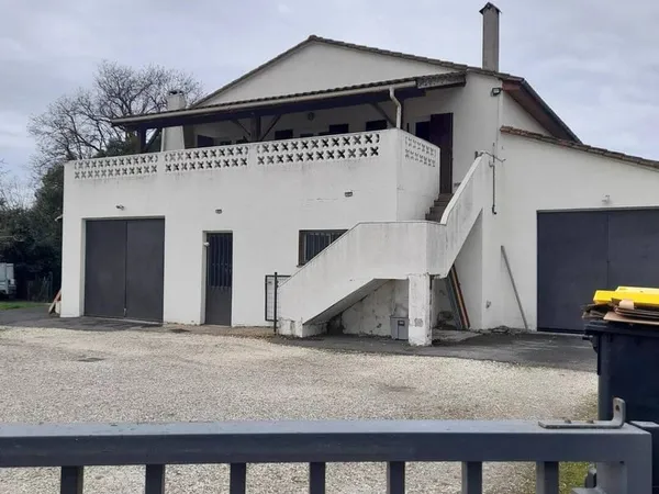Local d'activité 326 m²