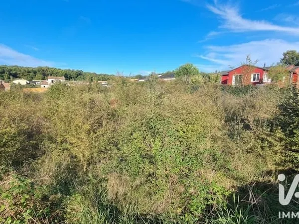 Terrain 787 m²