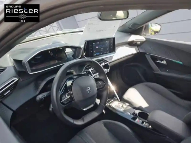 Peugeot 2008 puretech 130 s&amp;s eat8 — photo 8