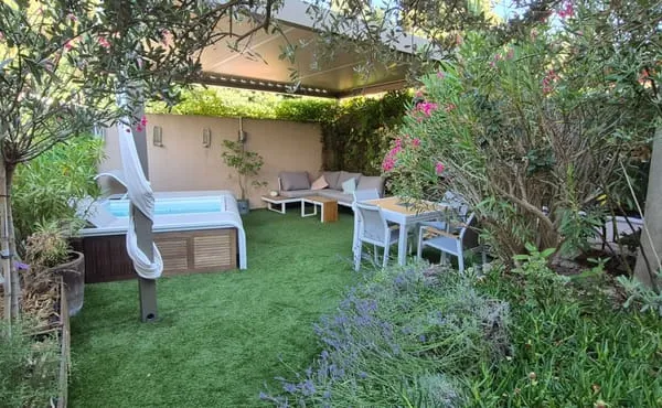 Maison eguilles 1900m²