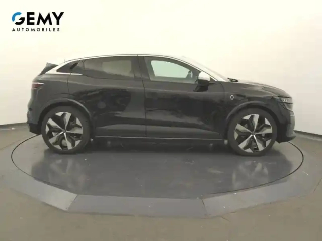 Renault Megane e-tech ev60 220 ch optimum charge — photo 4