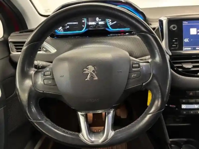 Peugeot 2008 1.2 puretech 110ch allure s&amp;s — photo 13