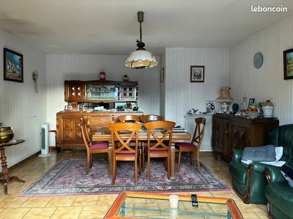 Maison individuelle avec jardin, accès voiture et garage - BEGLES - Quartier Piscine de BEGLES