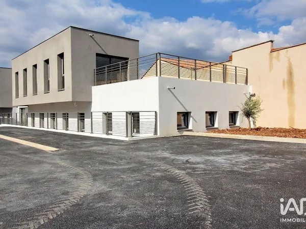 Local 65 m²