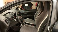 Toyota Aygo 1.0 VVT-i 72ch x-play 5P MY19 — photo 12