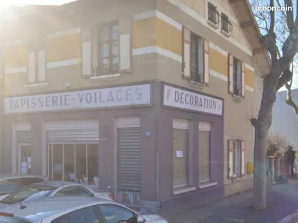 Local commercial 138 m²
