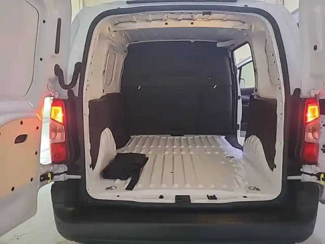 Peugeot Partner fourgon m 650 kg bluehdi 130 s&amp;s eat8 — photo 66