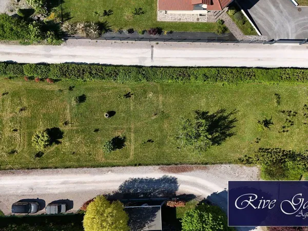 Terrain 935 m²