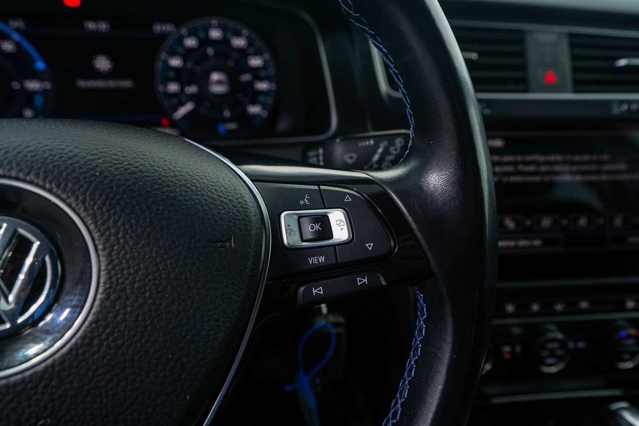 Volkswagen Golf 7 — photo 19