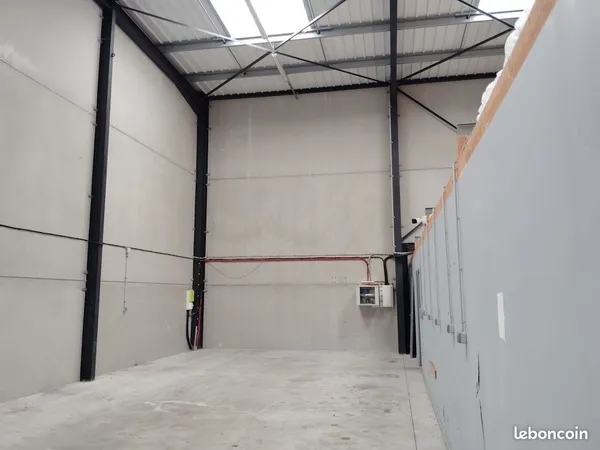 Entrepôt 173 m² Saint-Martin-Boulogne