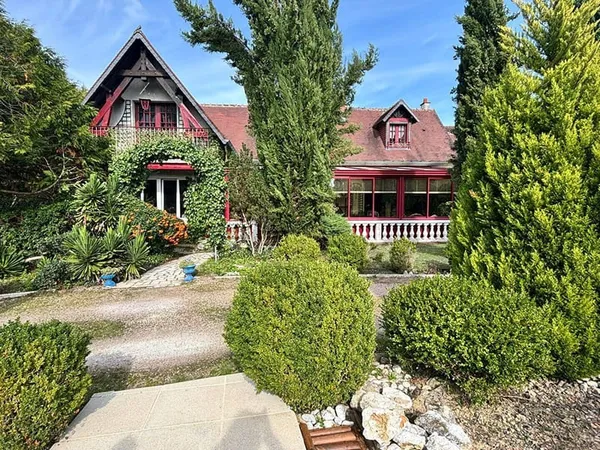 Maison 8 pièces 180 m²