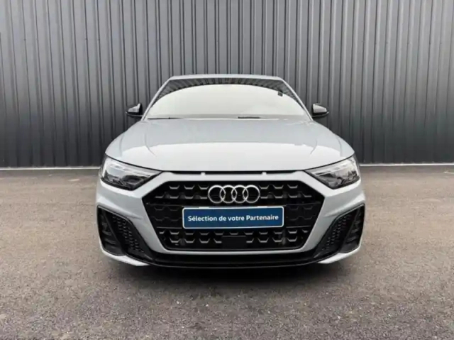 Audi A1 sportback 35 tfsi 150ch s line plus s tronic 7 — photo 2