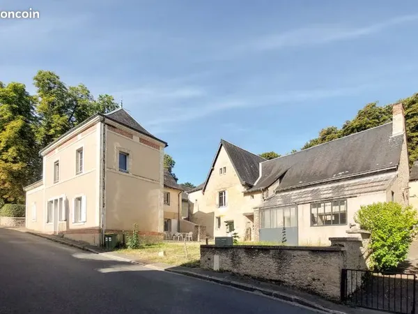 2 Maisons à vendre, dépendance & terrain