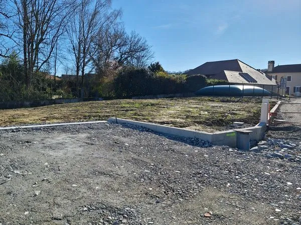À Bougarber-beau terrain plat et viabilisé de 573 m2-LOT 1