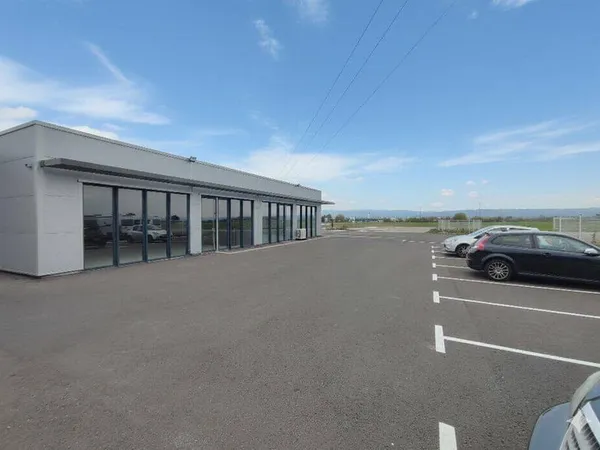 Local commercial 135 m²